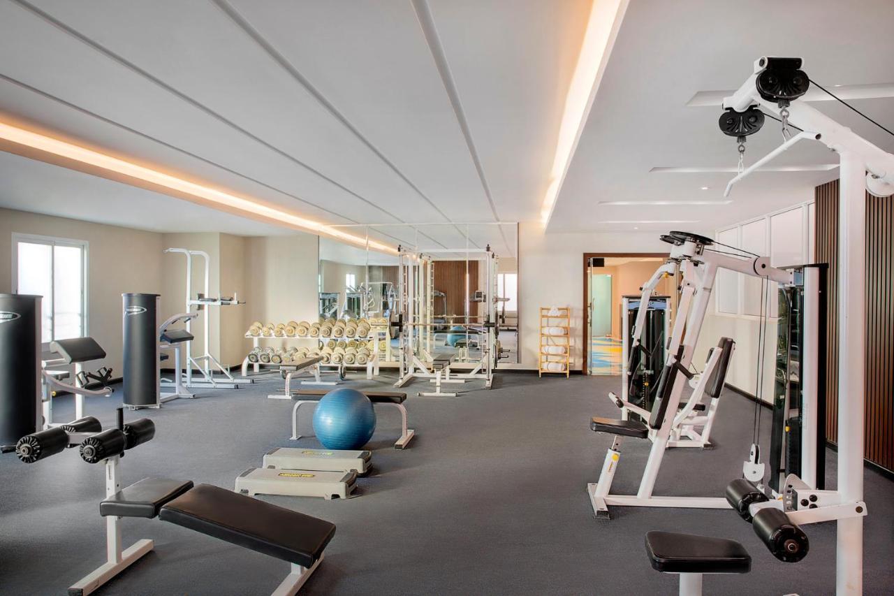 Voco Al Khobar By Ihg Hotel Exterior photo The gym at the hotel