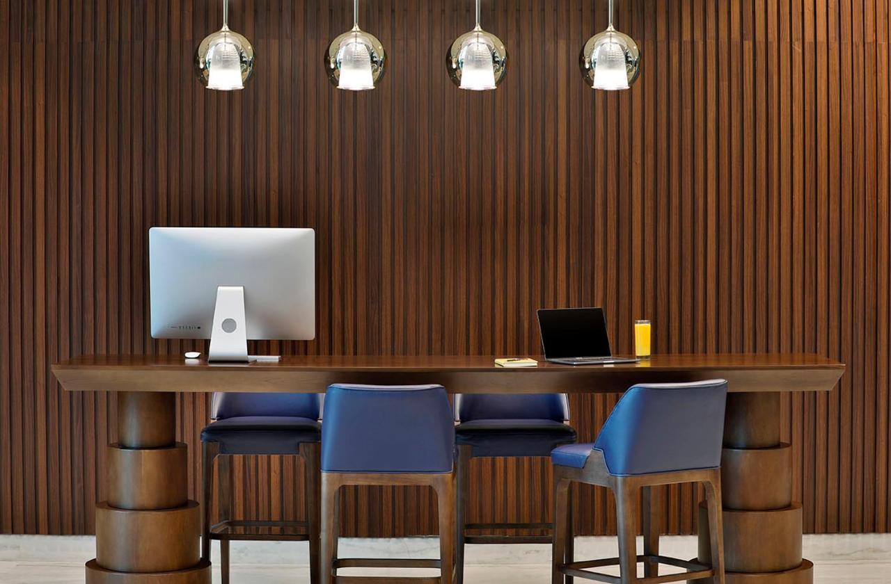 Voco Al Khobar By Ihg Hotel Exterior photo Business Center