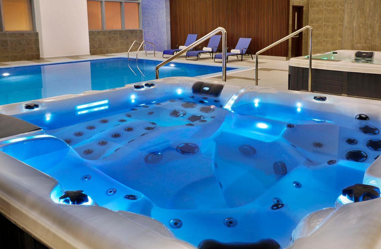 Voco Al Khobar By Ihg Hotel Exterior photo A whirlpool