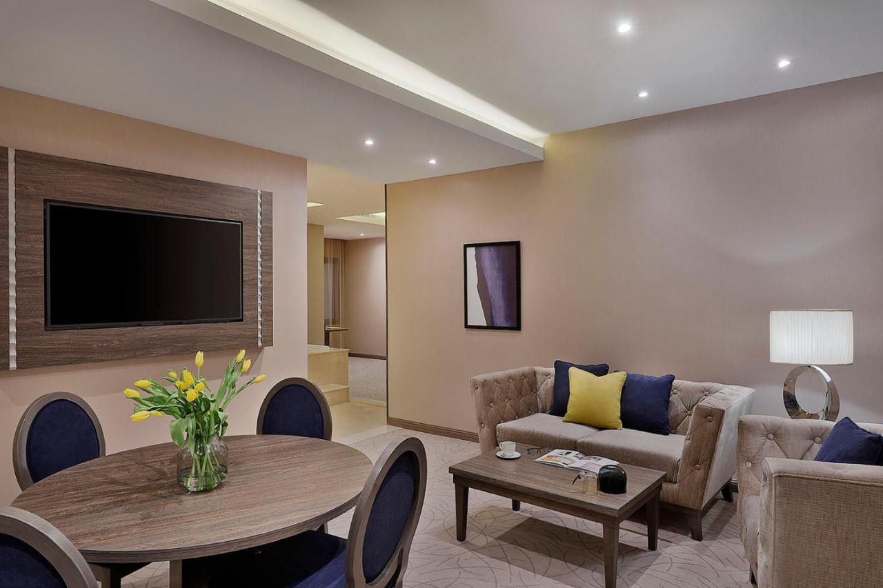 Voco Al Khobar By Ihg Hotel Exterior photo A suite at the hotel