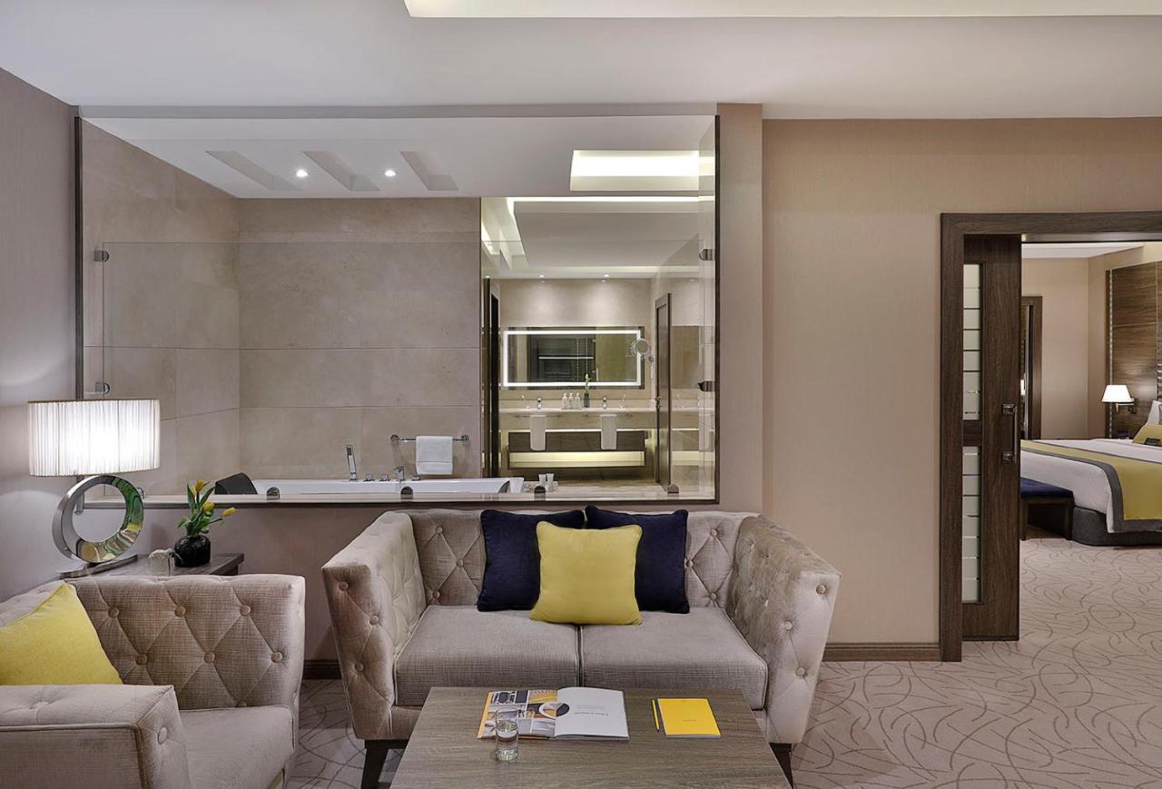 Voco Al Khobar By Ihg Hotel Exterior photo Suite