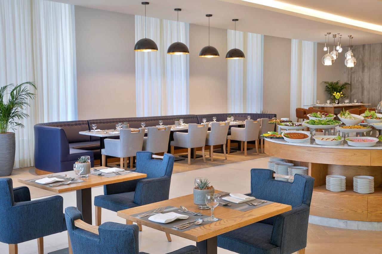 Voco Al Khobar By Ihg Hotel Exterior photo The restaurant